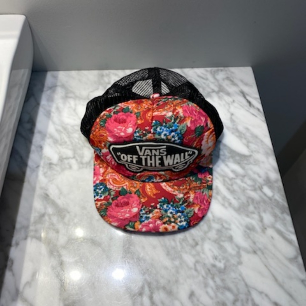 Vans off the wall hat